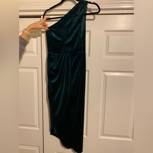 Dark Green Velvet midi dress. Lulu’s Size S
